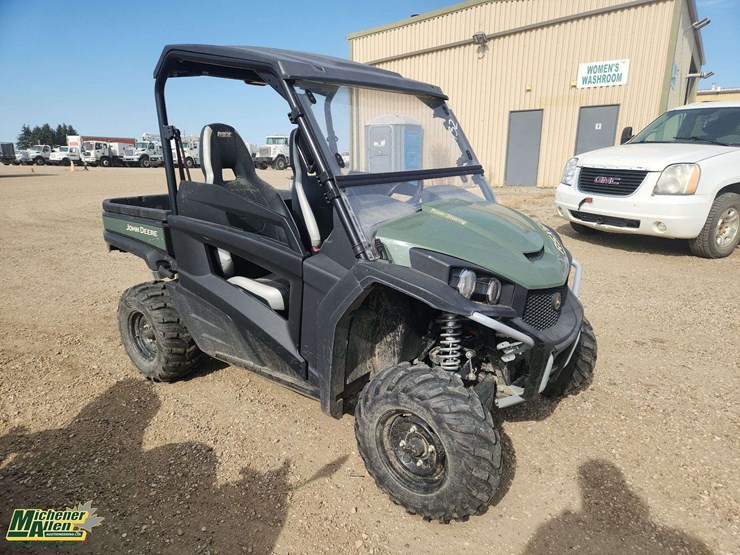 2019-john-deere-gator-image-2