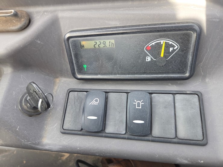 volvo-ec27d-image-40
