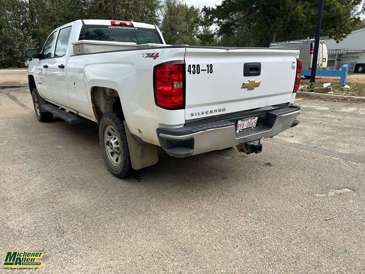 2018-chevrolet-silverado-2500hd-image-3
