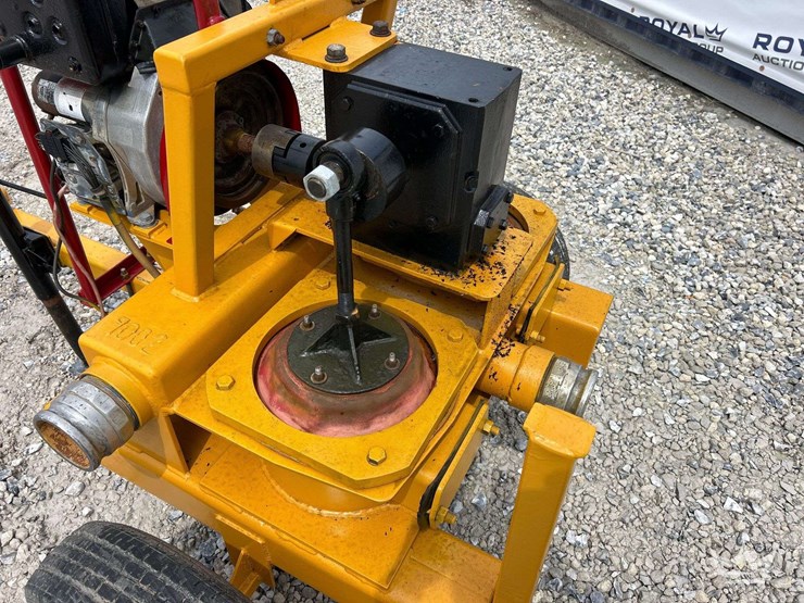 2004-towable-double-diaphragm-pump-image-10