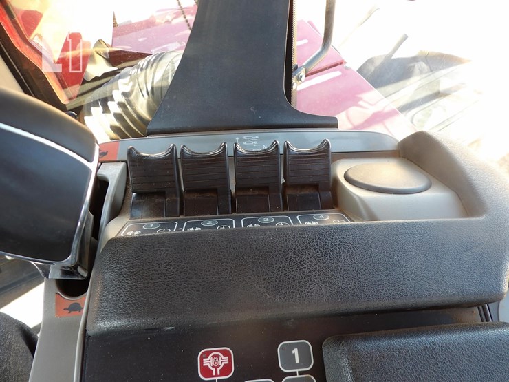 2013-case-ih-steiger-500-hd-image-37