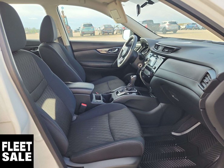 2017-nissan-rogue-image-18