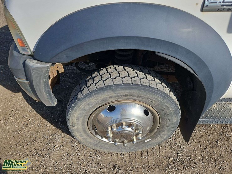 2006-ford-f550-image-9