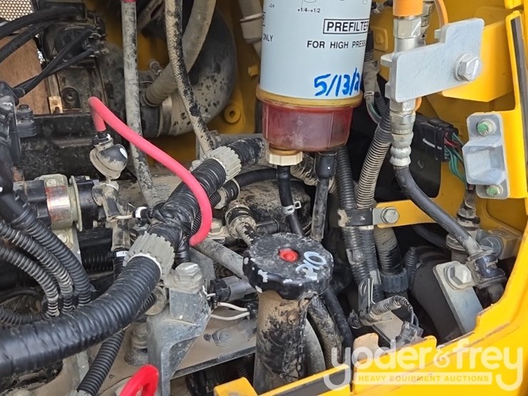 2023-komatsu-d61px-24-image-49