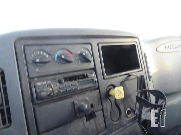 2005-international-durastar-4300-image-10