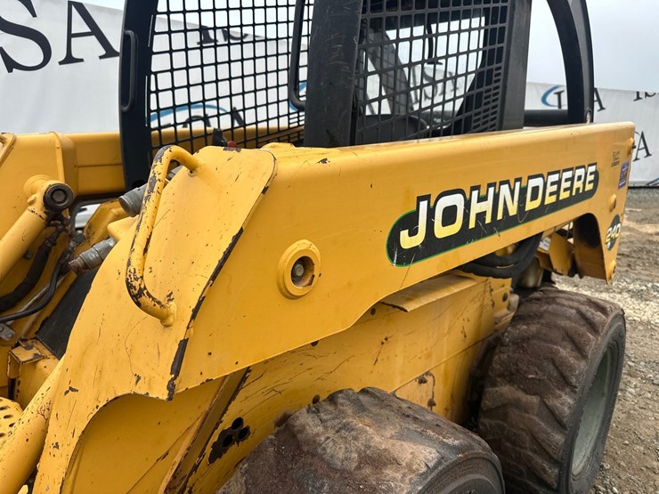 deere-240-image-20