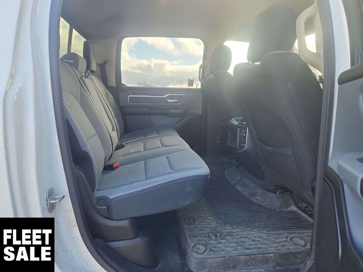 2020-dodge-1500-image-18