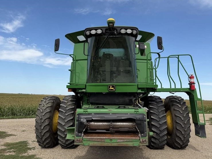 2009-john-deere-9770-sts-image-3