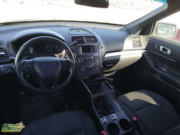 2018-ford-explorer-image-14