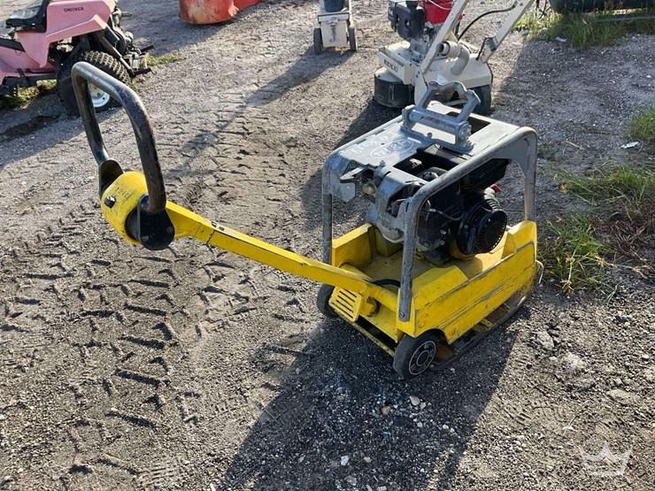 walk-behind-vibratory-plate-compactor-image-1
