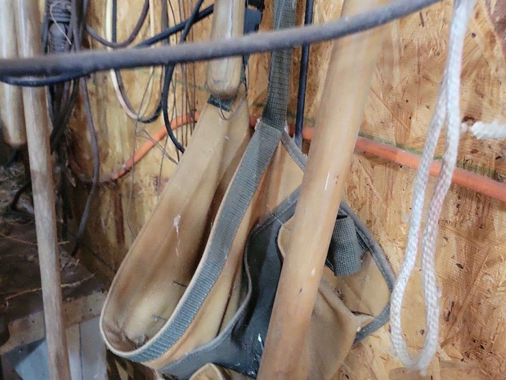 assorted-workshop-tools,-rakes,-jack,-and-welding-equipment-lot-image-7