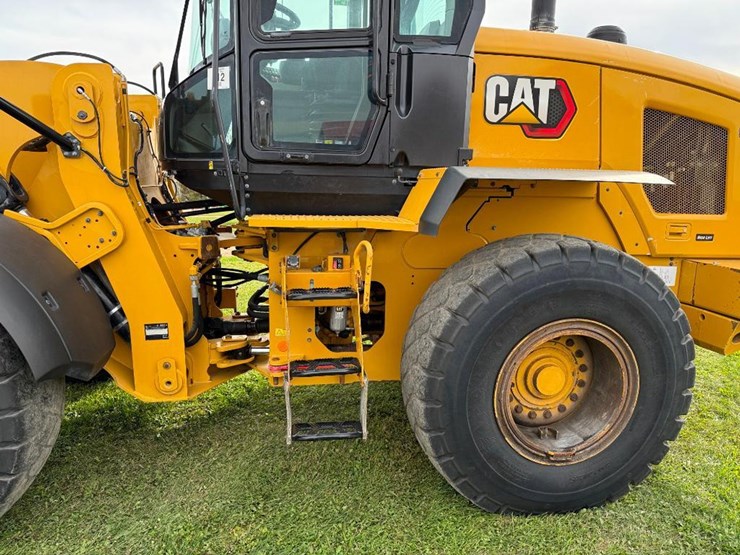 caterpillar-938m-image-15