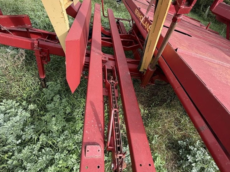 new-holland-1033-image-11