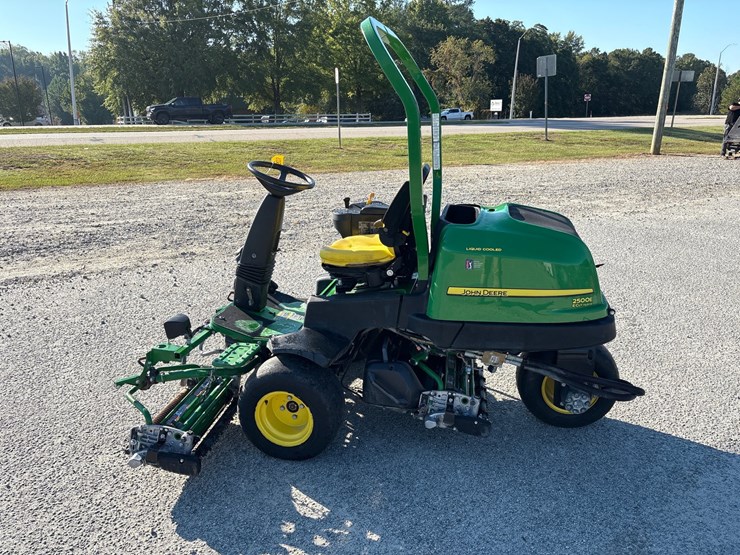 john-deere-2500e-image-2