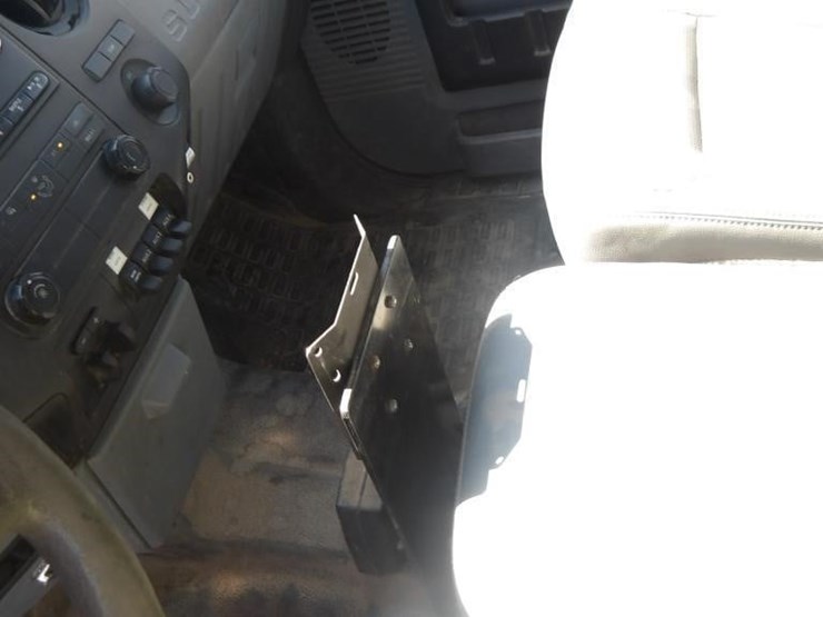 2016-ford-f550-image-24