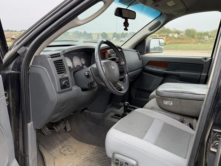 2006-dodge-ram-3500-image-12