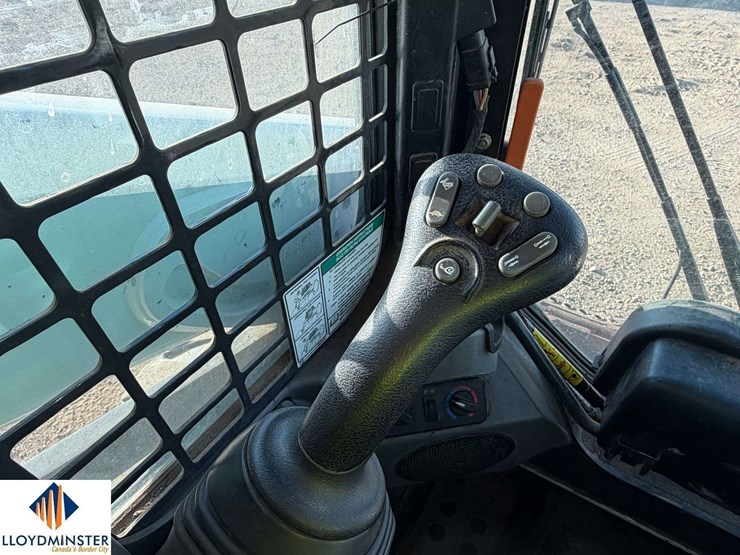2018-bobcat-s570-image-24