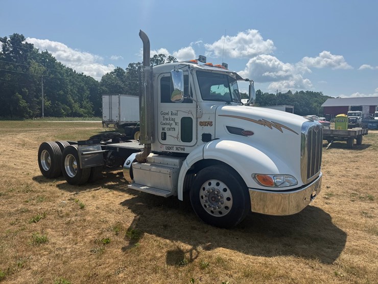 2012-peterbilt-384-image-7