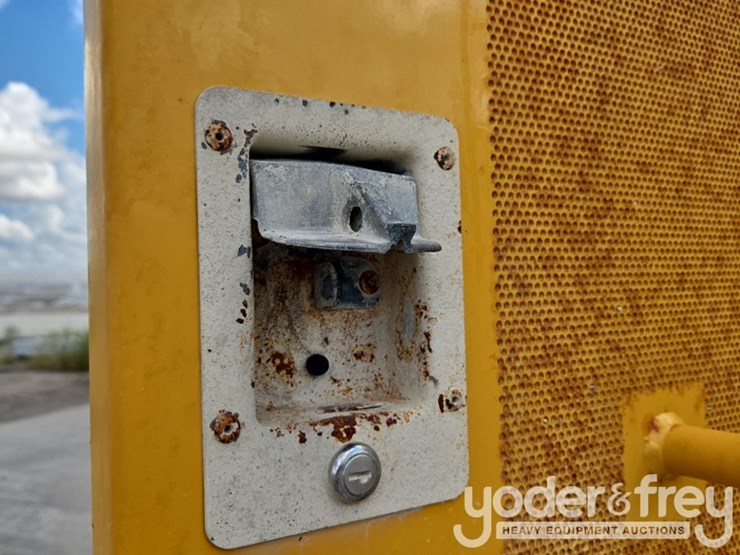 2019-deere-744k-image-46
