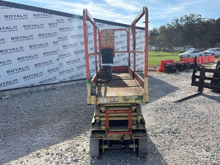 1998-jlg-2032e2-image-13