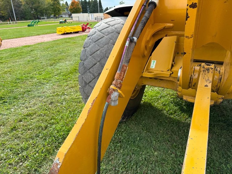 caterpillar-938m-image-35