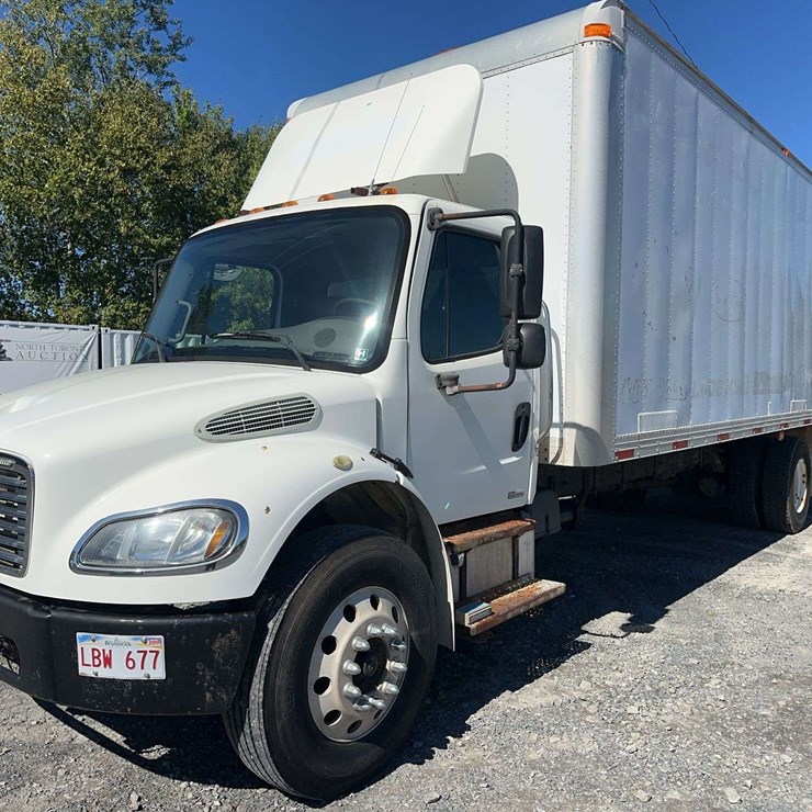 2005 FREIGHTLINER M2 106