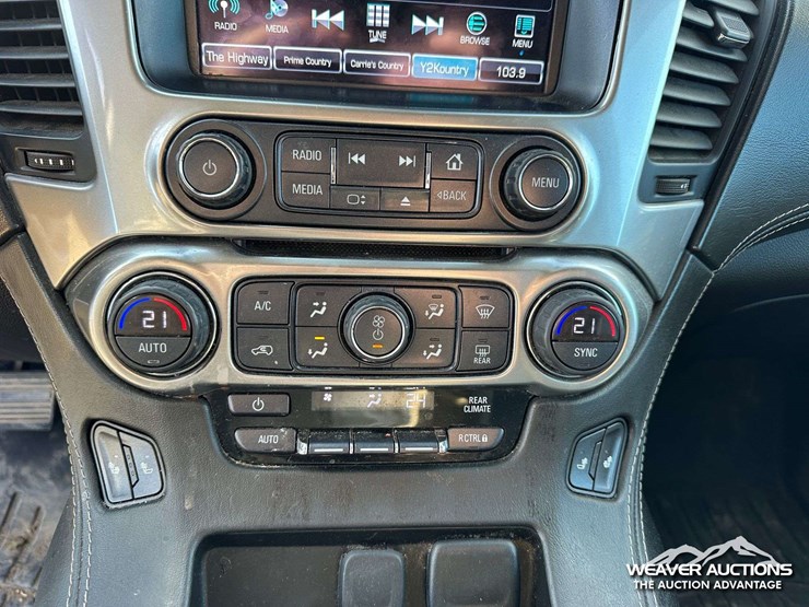 2018-chevrolet-suburban-image-19