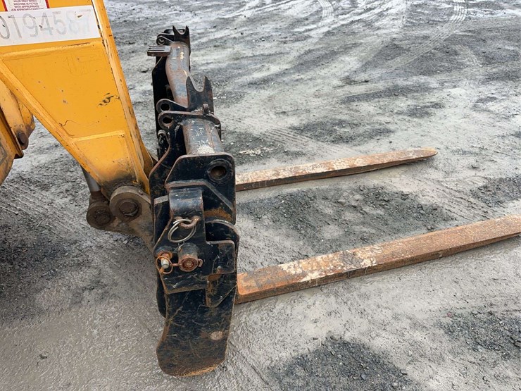 jcb-550-170-image-14