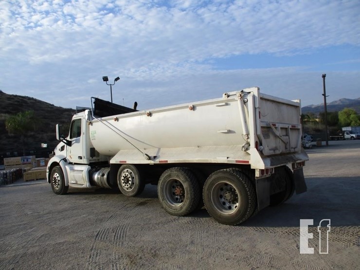 2016-peterbilt-579-image-4