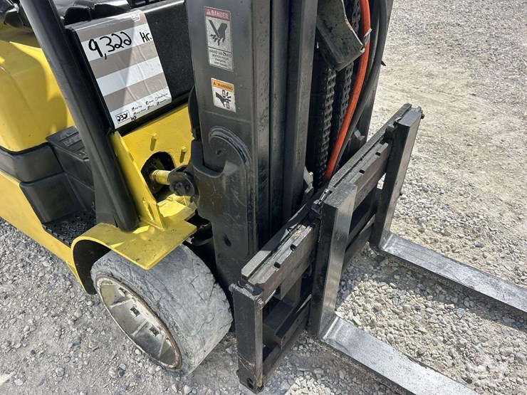 yale-glc080-7,500lb-propane-forklift-image-17