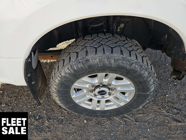 2021-ford-f350-image-12