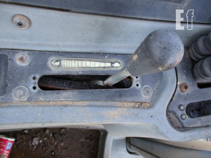 2005-caterpillar-430d-image-8