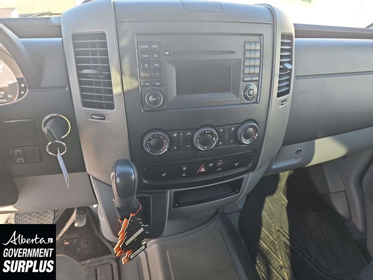 2012-mercedes-benz-sprinter-2500-image-19