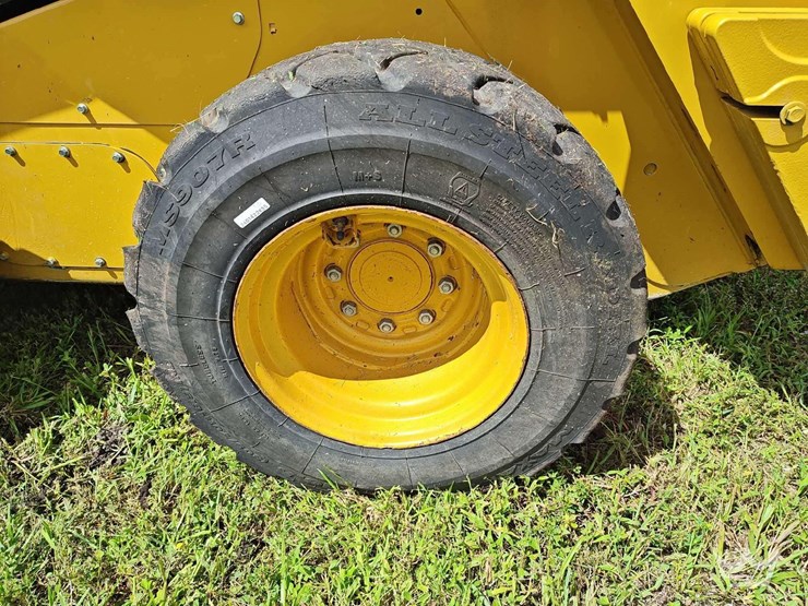 2024-caterpillar-246d3-image-30