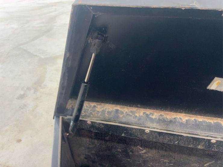 hallmaster-tongue-tool-box-image-8