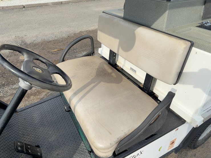 club-car-beverage-cart-image-15
