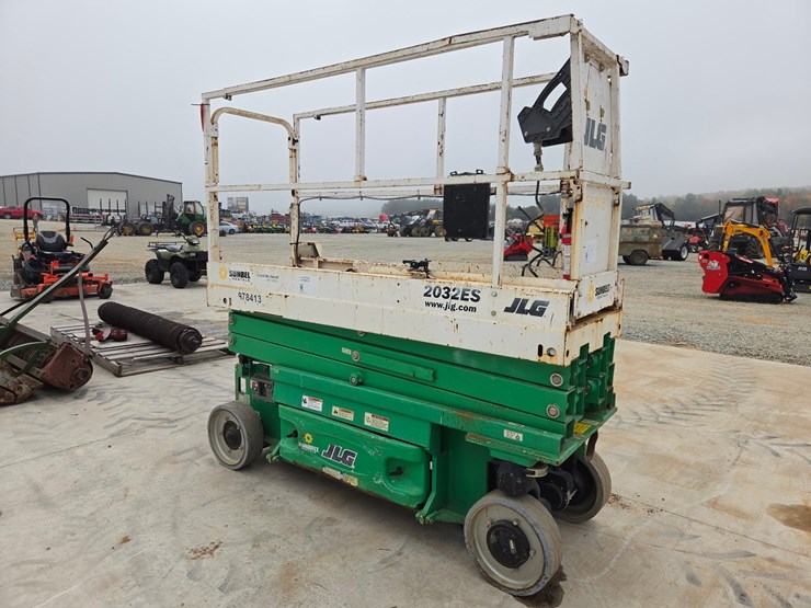2017-jlg-2032es-image-7