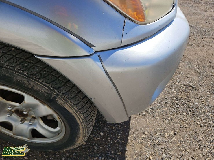 2004-toyota-rav4-image-32
