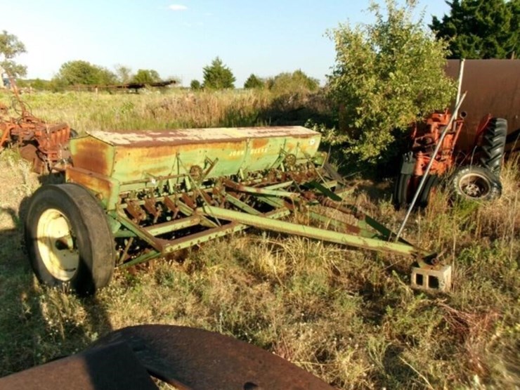 john-deere-df-b-end-wheel-drill-image-1