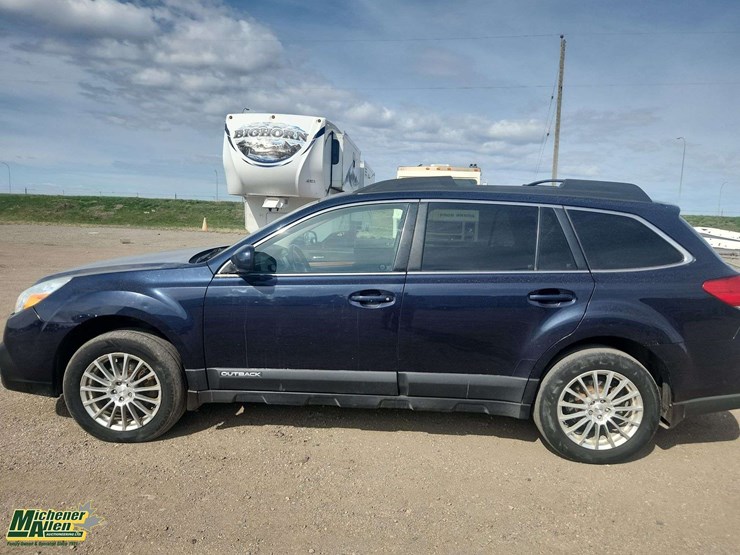 2014-subaru-outback-image-5