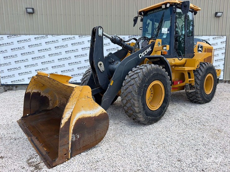 2022-john-deere-524-image-1