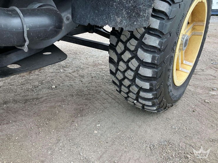 2016-john-deere-gator-image-15
