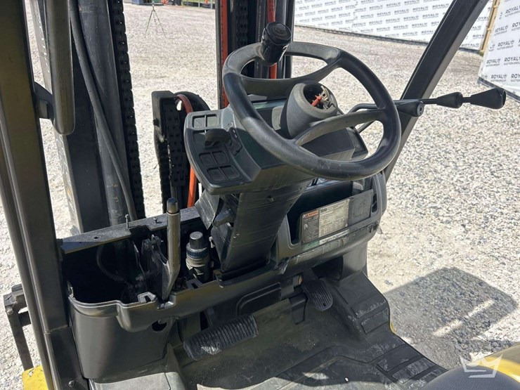 yale-glc080-7,500lb-propane-forklift-image-11