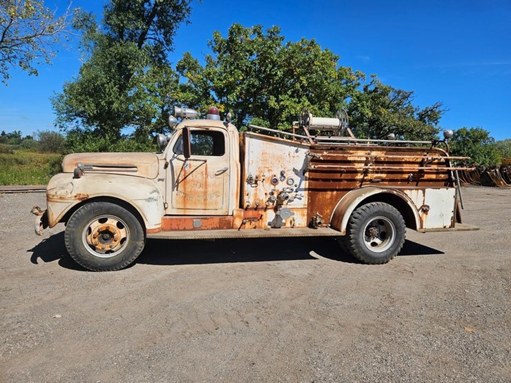#2535-•-1949-ford-f-7-fire-truck-image-2