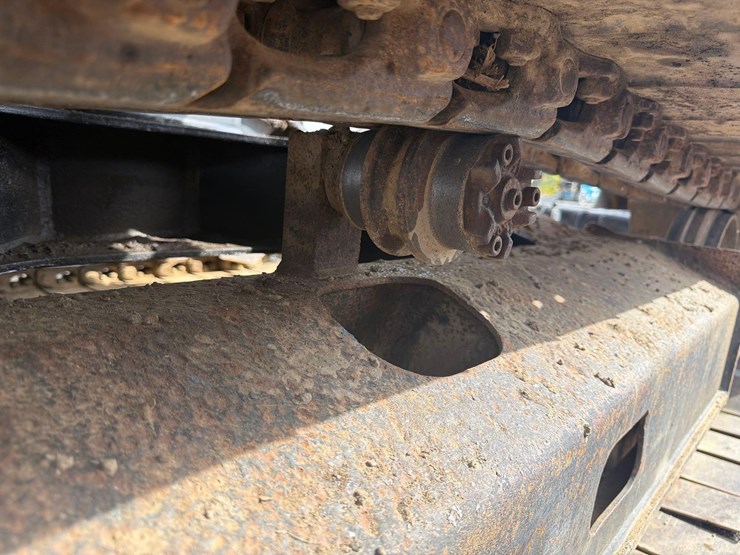 caterpillar-307-image-16