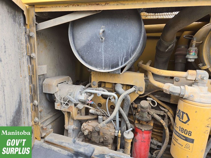 2004-caterpillar-140h-image-32