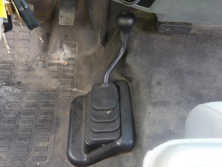 2015-ford-f550-image-18