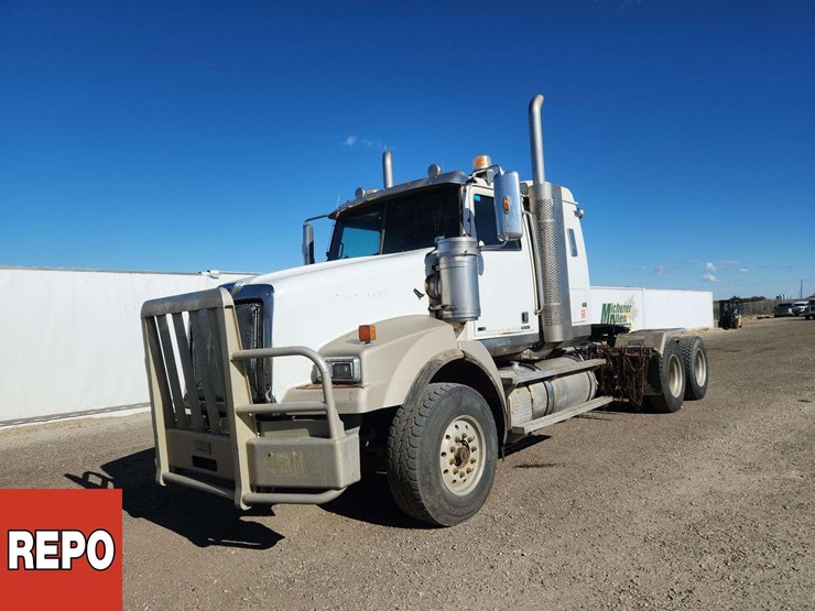 2014-western-star-4900-image-1