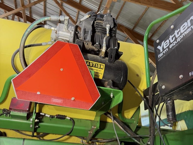 2013-john-deere-db60-image-46