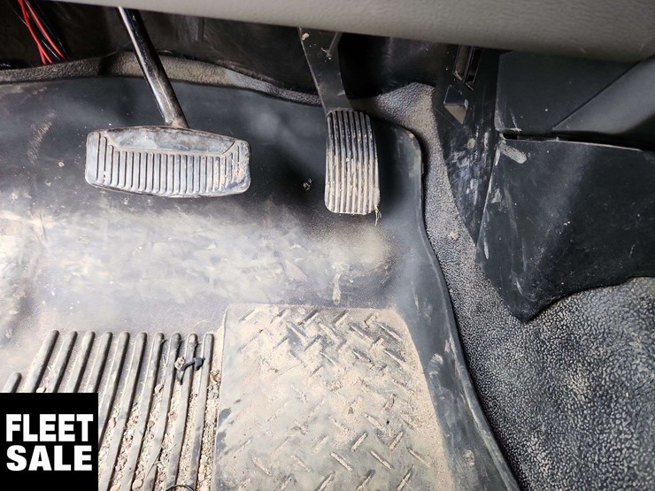 2021-ford-f550-image-22